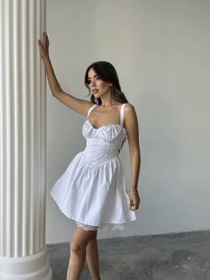 BELLA KORSE DANTEL DETAYLI MİNİ POPLİN BEYAZ ELBİSE 
