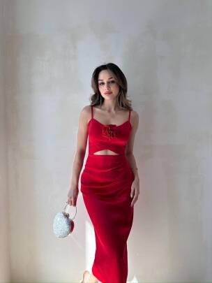 SASEL MİDİ PENCERE DETAYLI SATEN KIRMIZI ELBİSE 