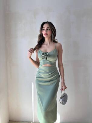 SASEL MİDİ PENCERE DETAYLI SATEN YEŞİL ELBİSE 